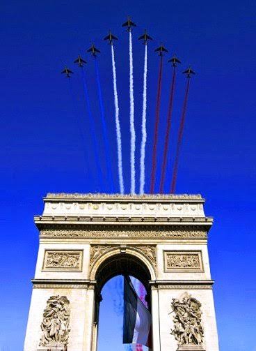 L’ETOILE* ET L’EXCEPTION QUI CONFIRME LA REGLE ET LA VICTOIRE DE DIEU VIVANT à L’ARC DE TRIOMPHE DE LA VICTOIRE DE LA FRANCE* DE LUMIERE :)